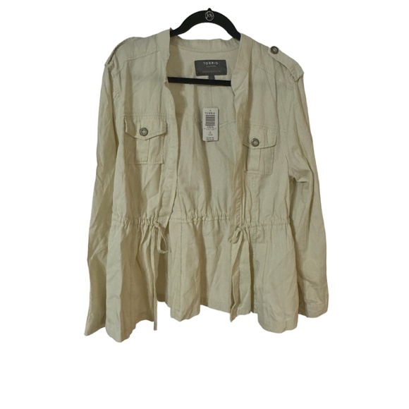 NWT Torrid Plus Cream Twill Peplum Jacket Size 1(14/16) - Picture 6 of 8